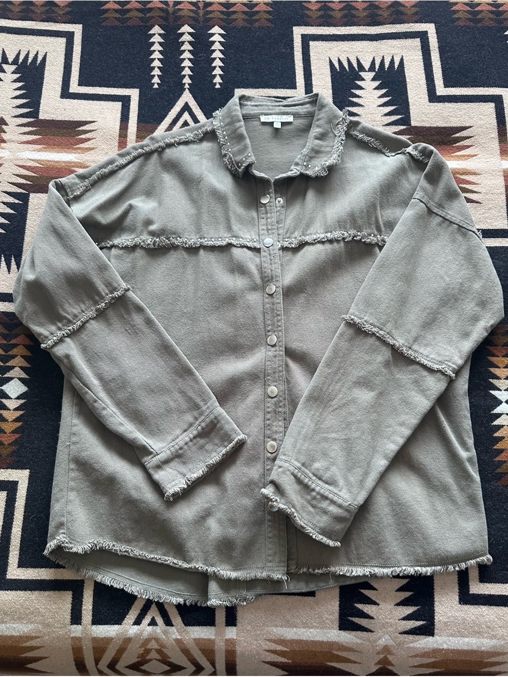 Casual Frayed Button-Down Shirt Jacket - Olive